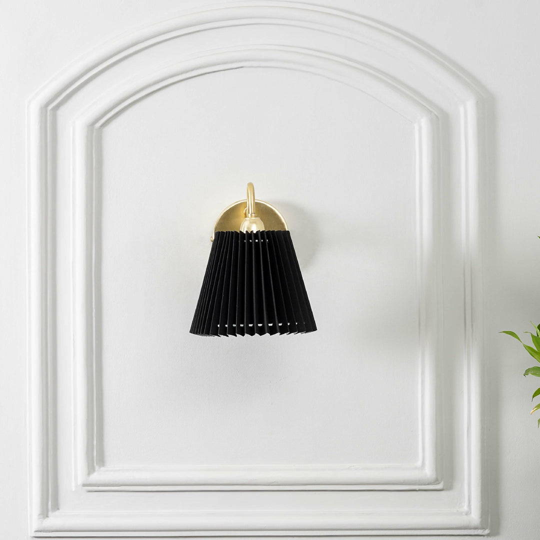 Possio Single Light Wall Fitting With Black Shade