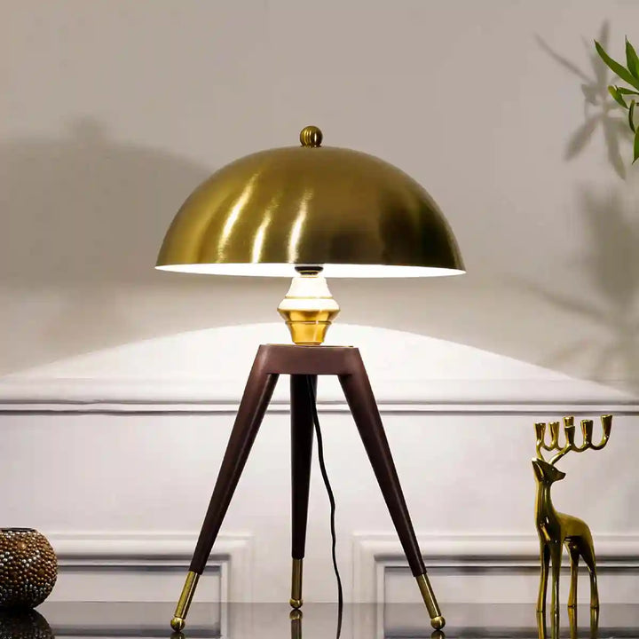 Solo Metal Tripod Table Lamp