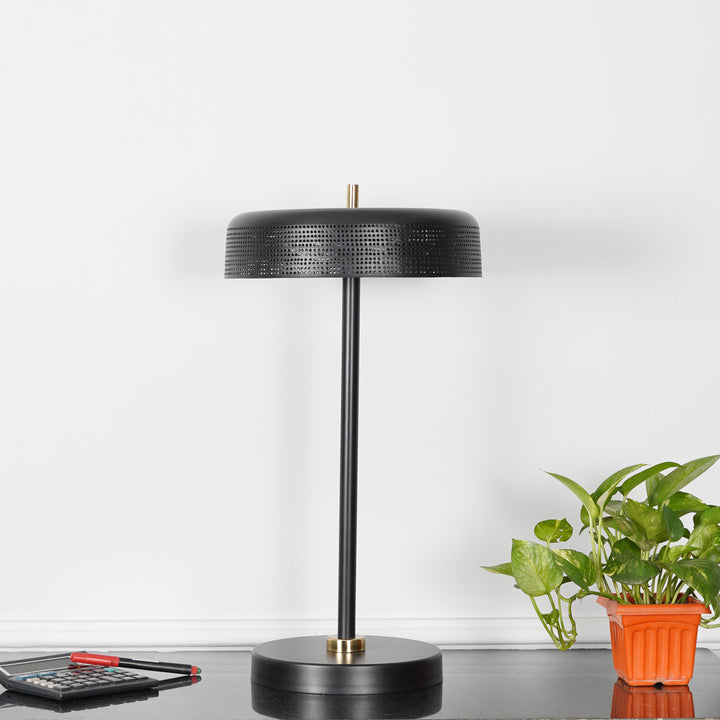 LUMINA Modern Black Metal Table Lamp | Single Light E14 Holder Decorative Desk Lamp