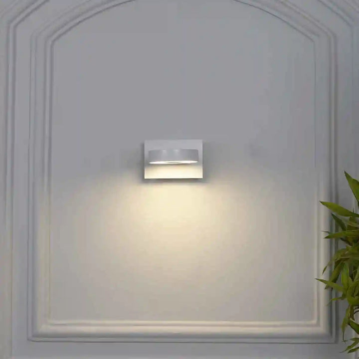 Salto Single LED Wall Light In White And Nickel Finish