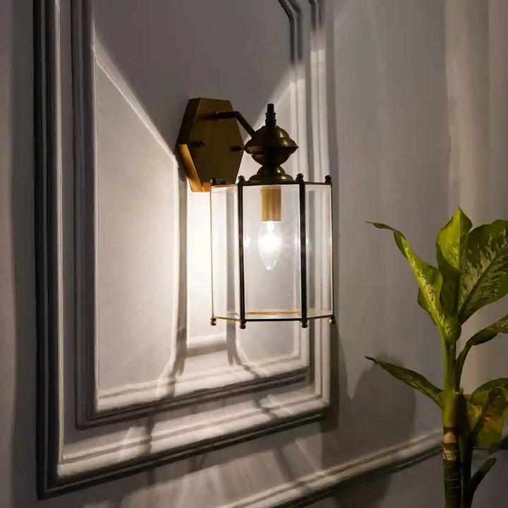 Andre Single Arm Wall Light in Brass Finish