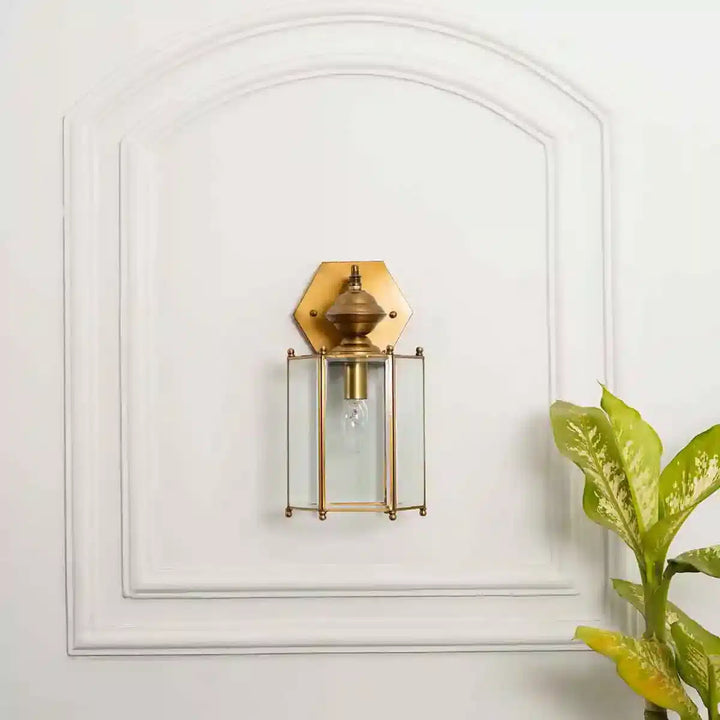 Andre Single Arm Wall Light in Brass Finish