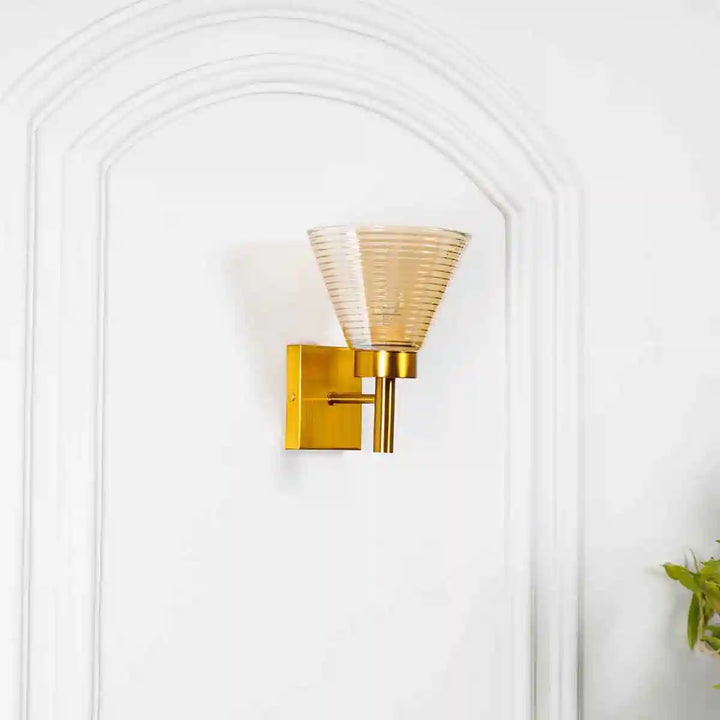 Sagara Single Arm Wall Light in Brass Finish