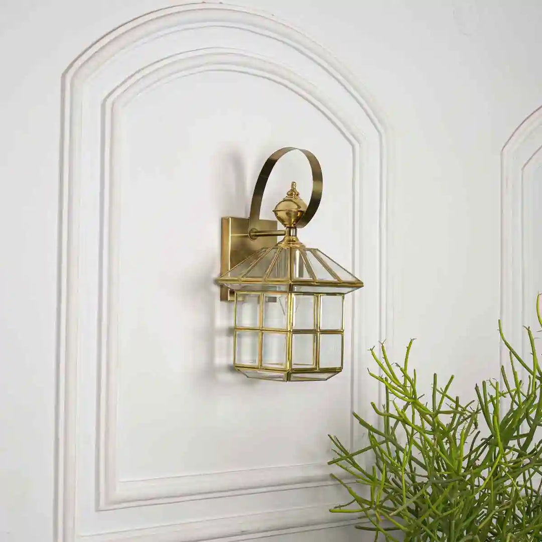 Calsada Classic Brass and Glass Wall Light