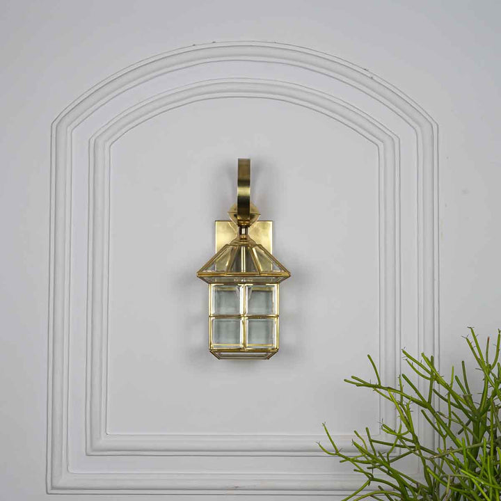 Calsada Classic Brass and Glass Lantern Wall Light